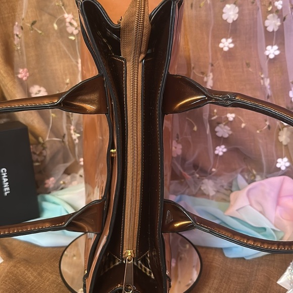 Vernis Like EUC Tote Bag Large and Shiny PU - Picture 9 of 16